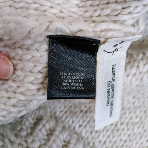 Ann Taylor oversize cream knitted sweater L - Picture 5 of 7